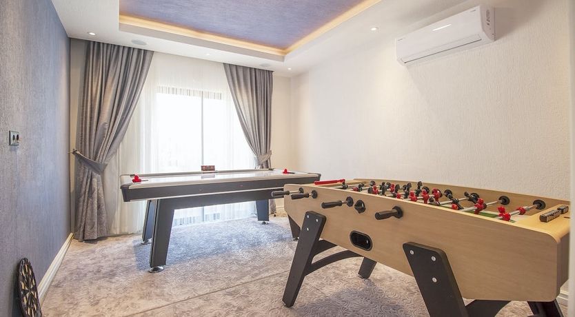 Photo of Old Stone & Leaf