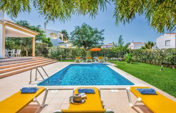 Sunbather on the Roof Villa