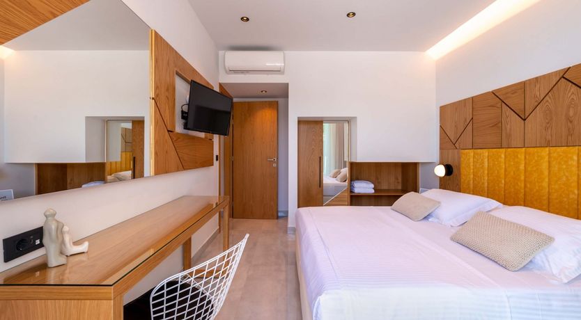 Photo of The Grecian Heart