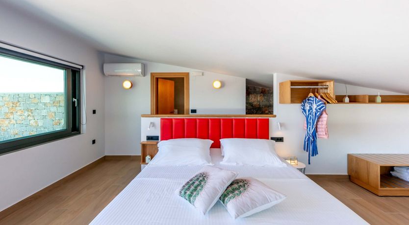 Photo of The Grecian Heart