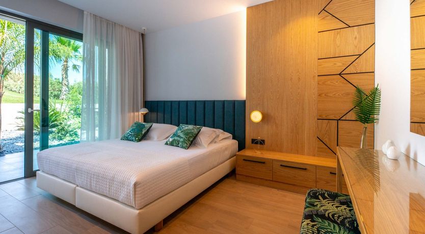 Photo of The Grecian Heart