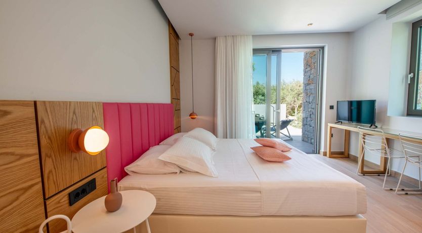 Photo of The Grecian Heart