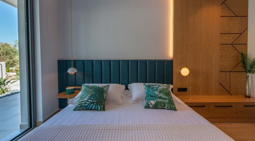 Photo of The Grecian Heart