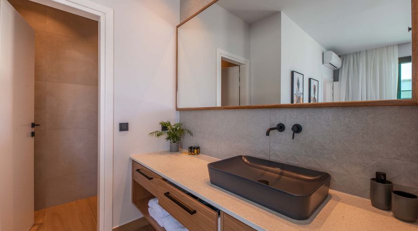 Photo of The Grecian Heart