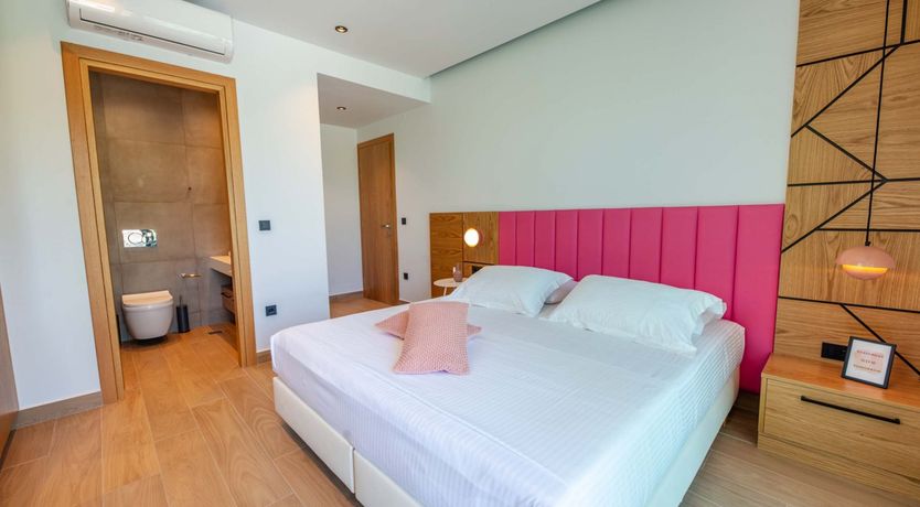 Photo of The Grecian Heart