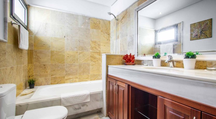 Photo of Roja Rising