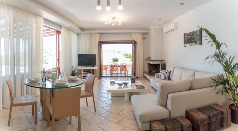 Photo of Saffron Rose