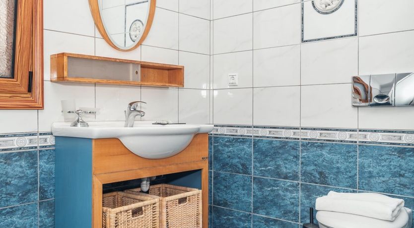 Photo of Saffron Rose