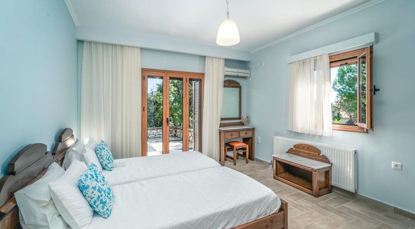 Photo of Saffron Rose