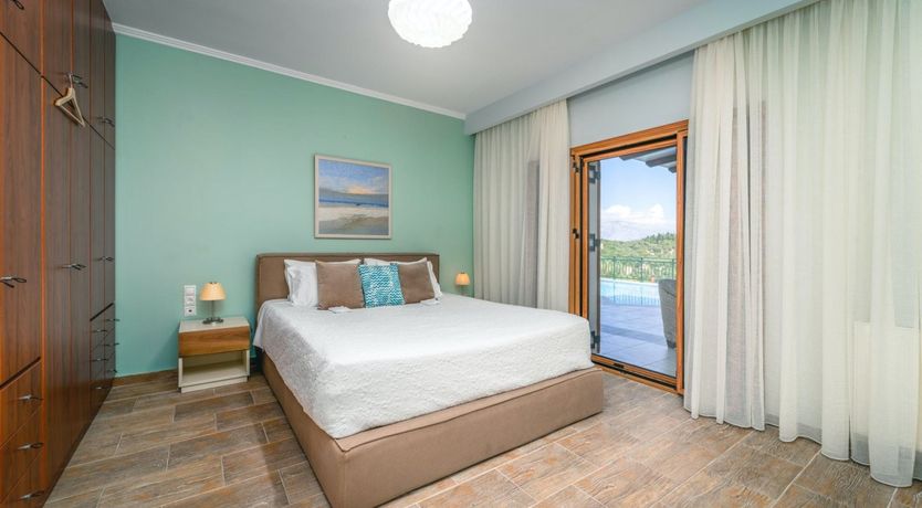 Photo of Saffron Rose