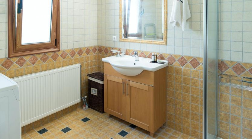 Photo of Saffron Rose