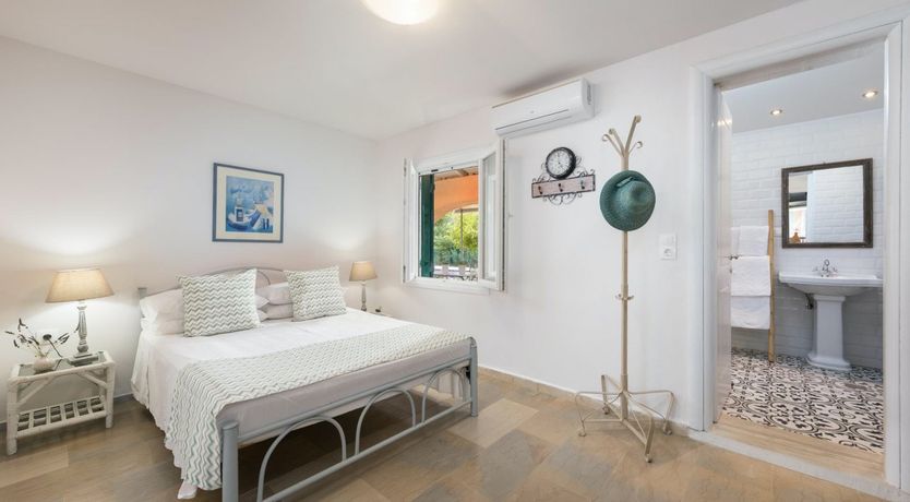 Photo of The Silver Moonshine