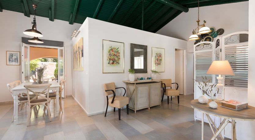 Photo of The Silver Moonshine