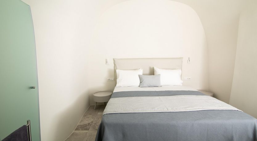 Photo of Corinthian Base