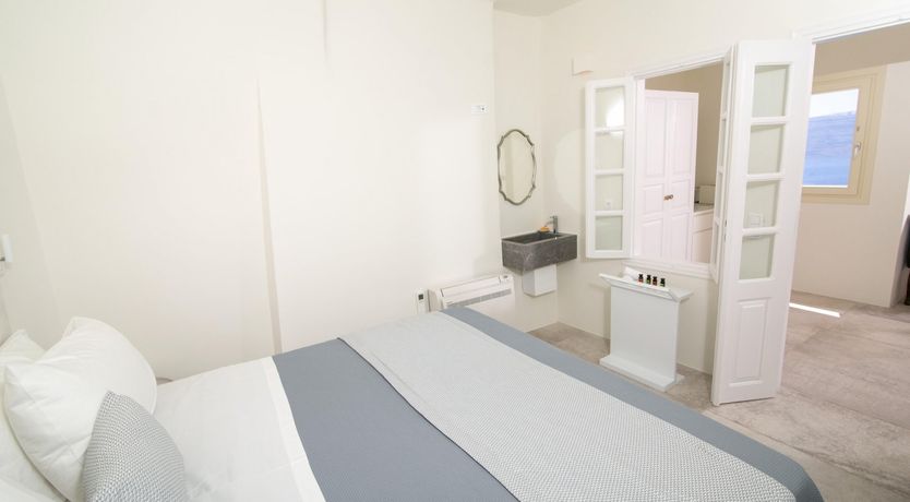 Photo of Corinthian Base