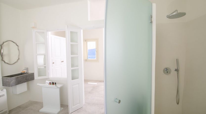 Photo of Corinthian Base