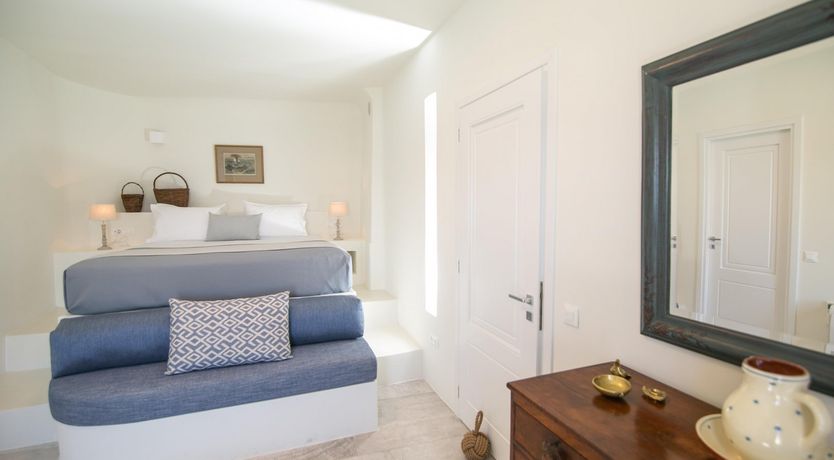 Photo of Corinthian Base