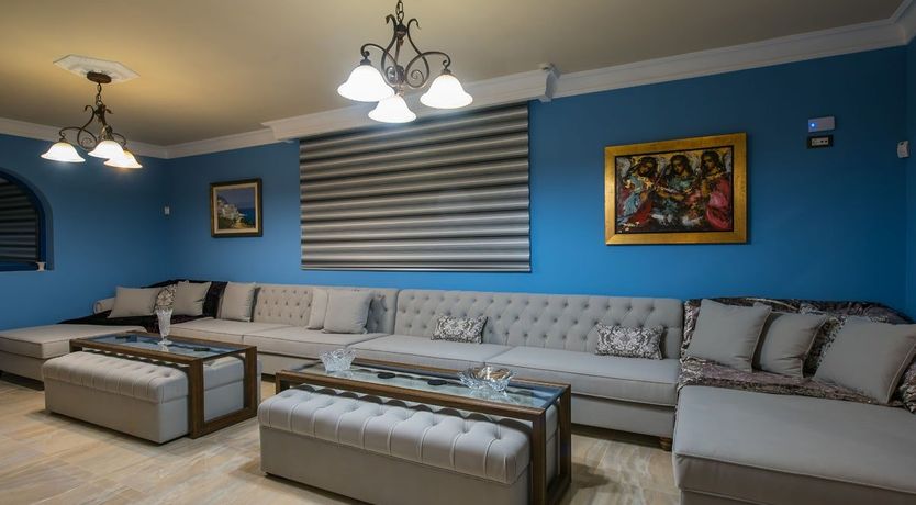 Photo of Papyrus & Oakes