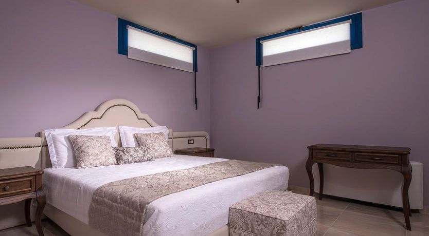 Photo of Papyrus & Oakes