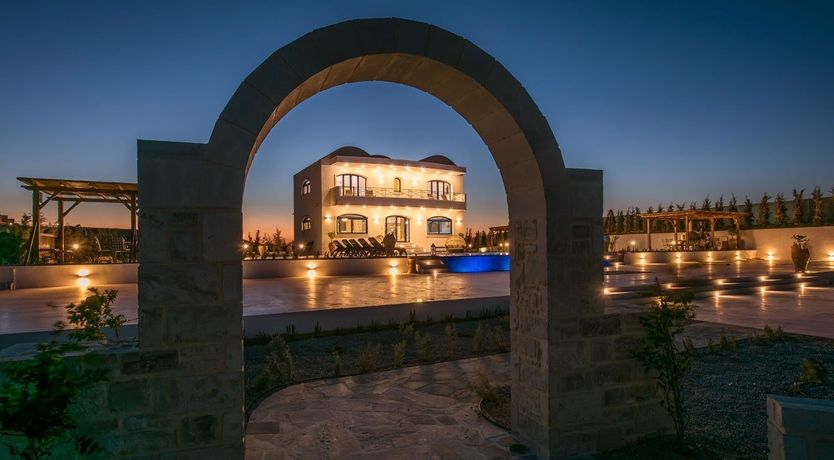 Photo of Papyrus & Oakes