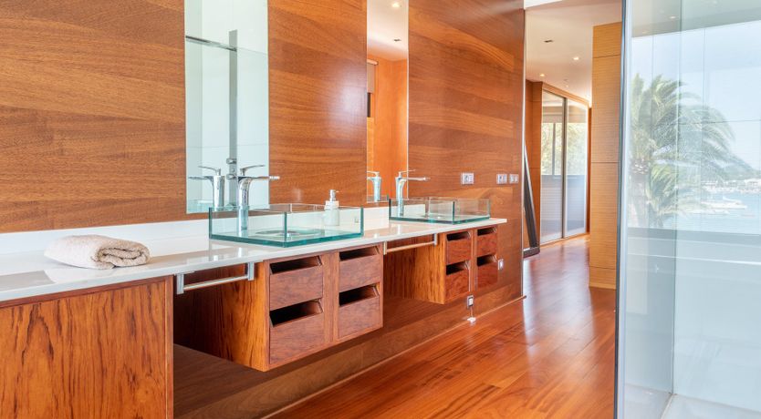 Photo of The Crystal View