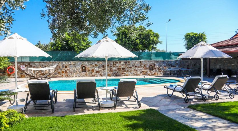 Photo of Flight of the Redwing