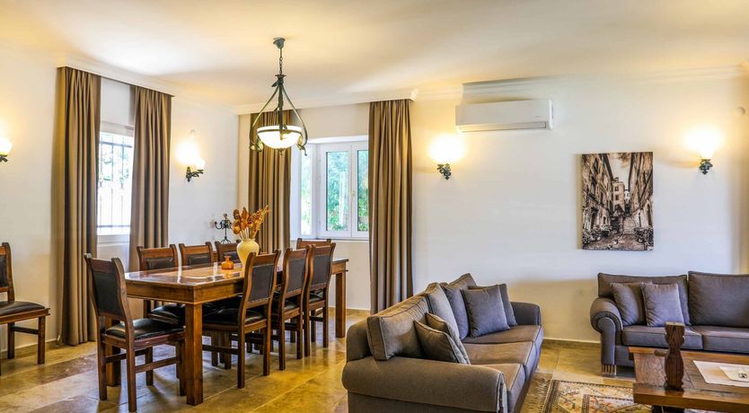 Photo of Flight of the Redwing