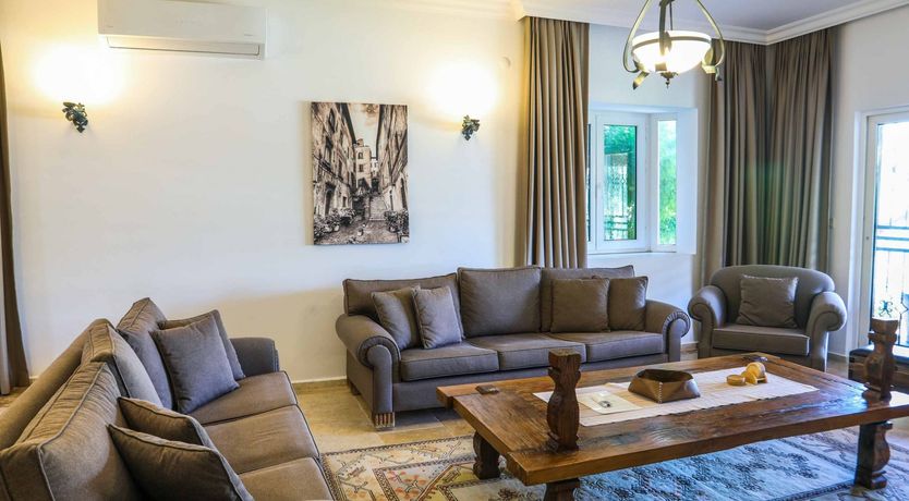 Photo of Flight of the Redwing