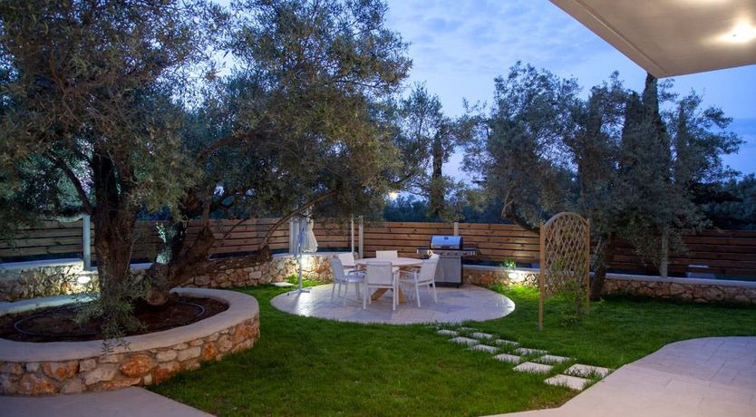 Photo of Olive & Lemon