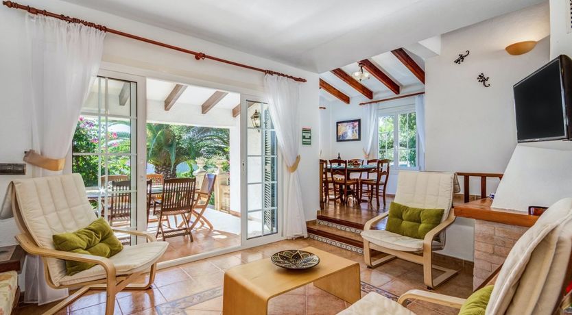 Photo of Across the Tiles