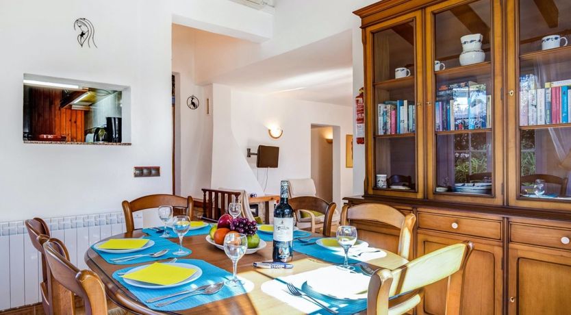 Photo of Across the Tiles