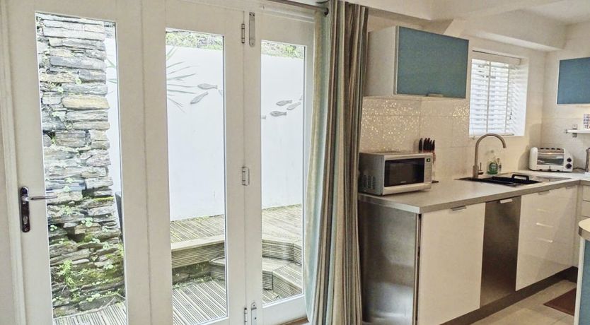 Photo of King Arthur's Neighbour