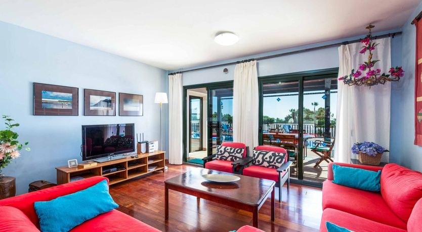 Photo of Carmen Canary