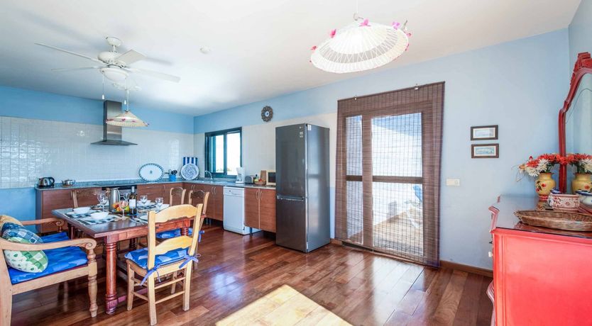 Photo of Carmen Canary