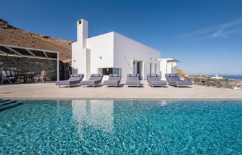 Cycladic by Nature Villa