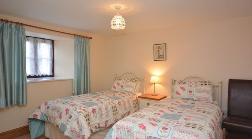 Photo of 4 Bed in Beggearnhuish