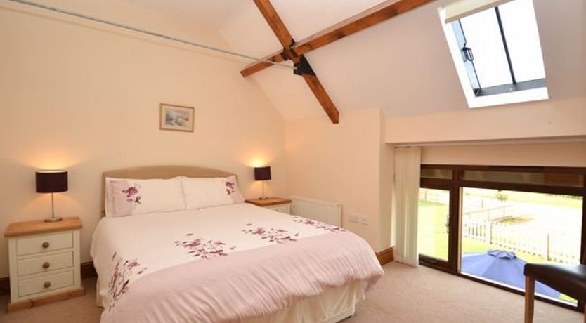 Photo of 4 Bed in Beggearnhuish