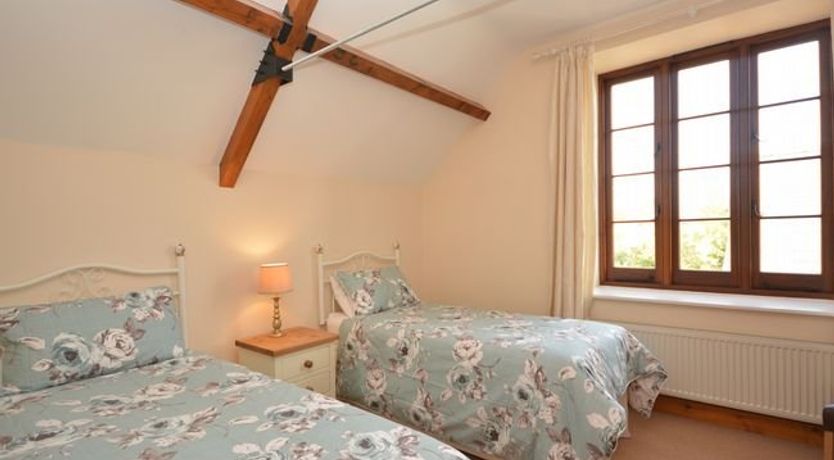 Photo of 4 Bed in Beggearnhuish