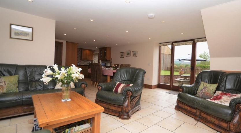 Photo of 4 Bed in Beggearnhuish