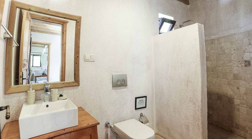 Photo of Cobbled & Cozy