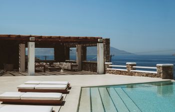 Full of Natural Energy Villa