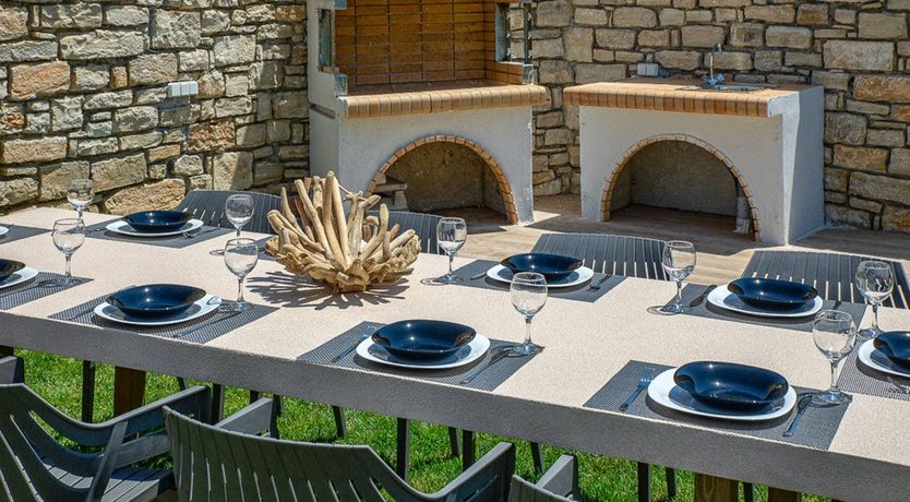 Photo of The Grape of the Grove