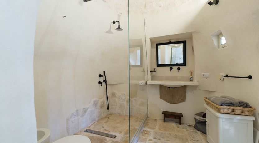 Photo of Almond & Pear