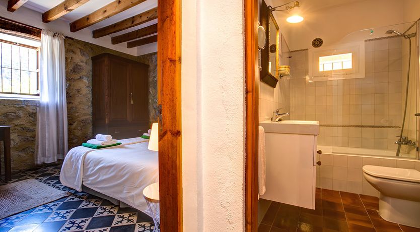 Photo of The Mountain's Retreat