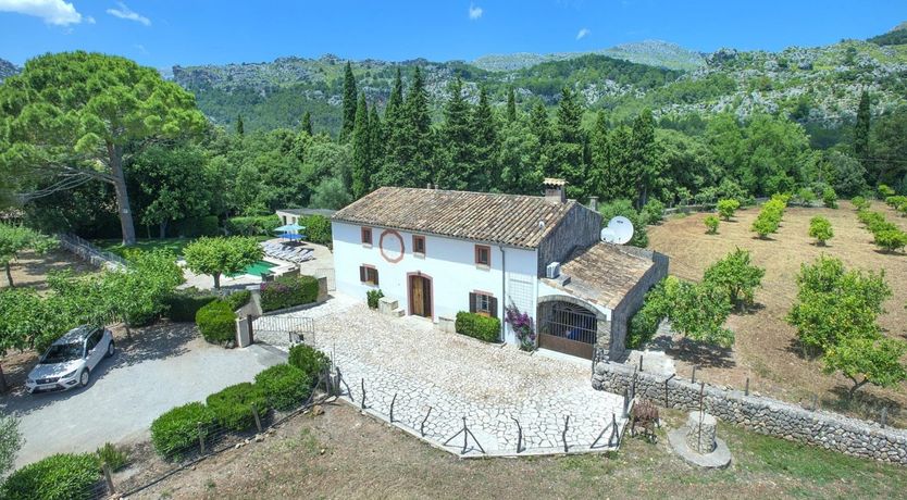 Photo of The Mountain's Retreat