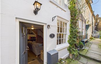 Delft Cottage Holiday Cottage