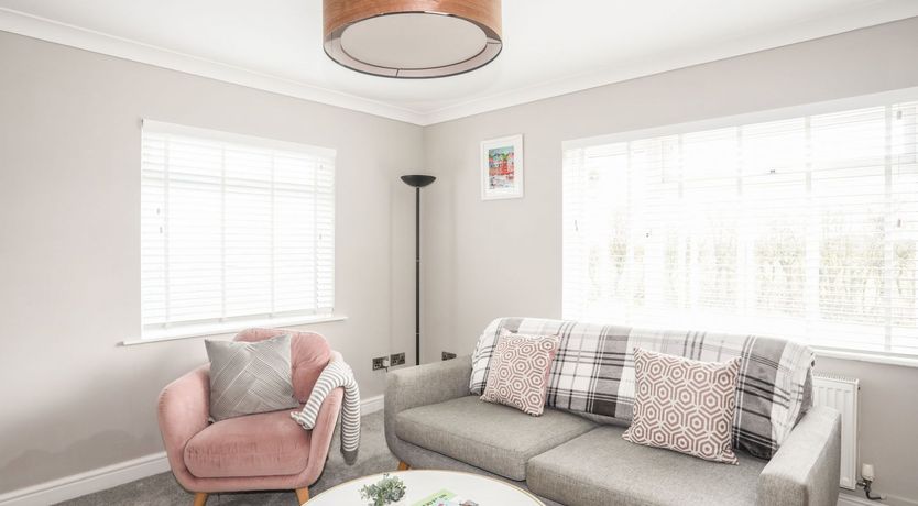 Photo of 3 Tai Newydd