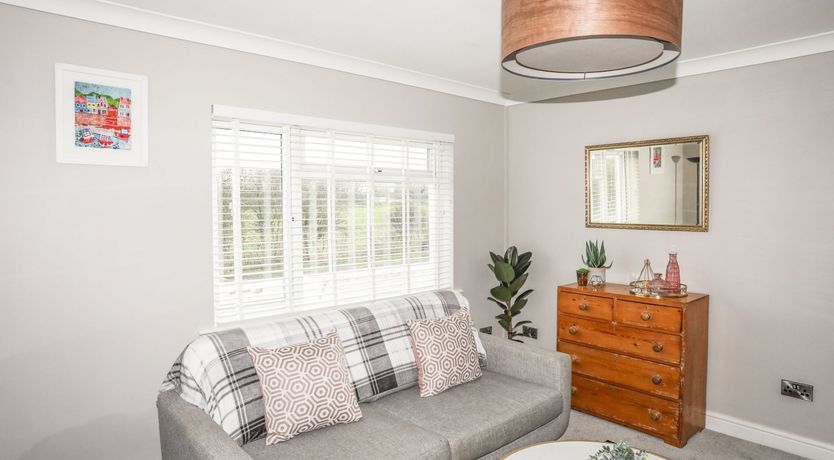 Photo of 3 Tai Newydd