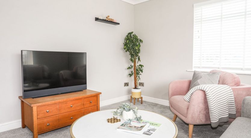 Photo of 3 Tai Newydd