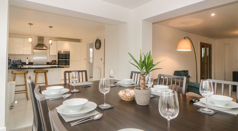 Photo of 2 White Rock Court